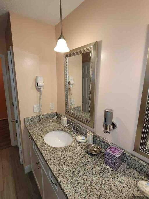 Elegant 2-Bedroom Pet-Friendly Villa W 2 Parking Spaces Île de Hilton-Head Extérieur photo