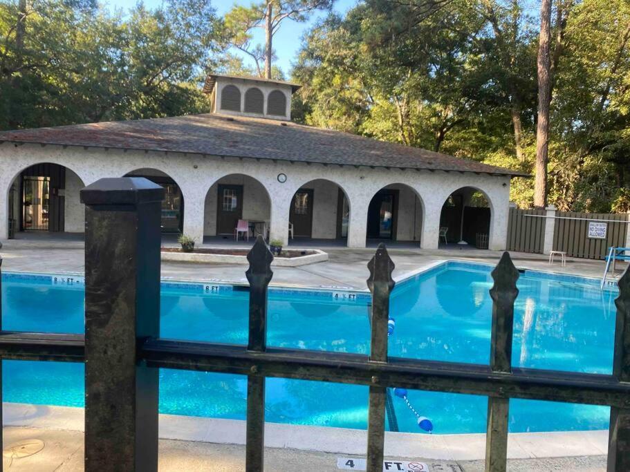 Elegant 2-Bedroom Pet-Friendly Villa W 2 Parking Spaces Île de Hilton-Head Extérieur photo