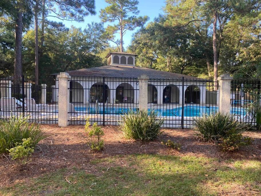 Elegant 2-Bedroom Pet-Friendly Villa W 2 Parking Spaces Île de Hilton-Head Extérieur photo